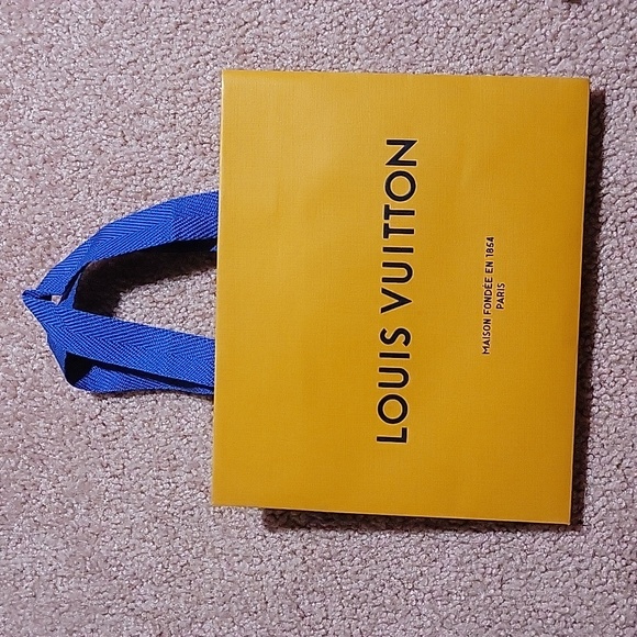 Louis Vuitton Charms Card Holder - Picture 8 of 9